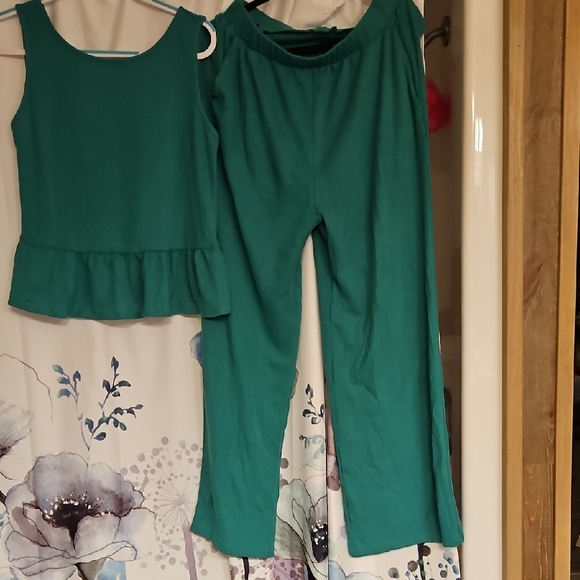 online boutique Pants - Teal/green Sleeveless 2 Piece Set Washed Never Worn